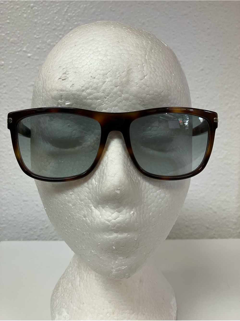 Gucci Havana Tortoise Shell Sunglasses w Hard Case